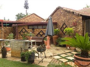 2 Bed Simplex in Karen Park