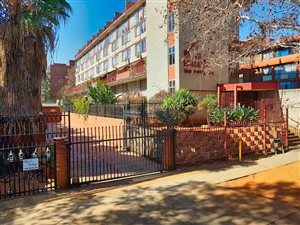 3 Bed Duplex in Sunnyside
