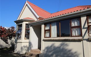 5 Bedroom House in Vincent