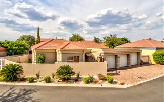 3 Bedroom House in Glen Marais