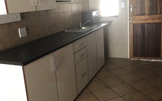 Bachelor apartment in Waverley