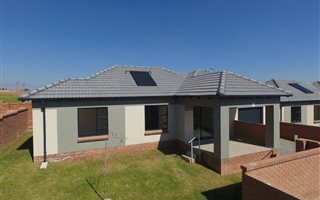 3 Bedroom Simplex in The Reeds
