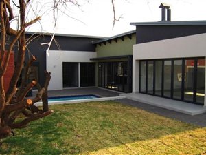 4 Bed House in Midstream Ridge Estate