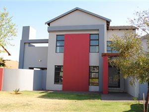 4 Bed House in Midstream Ridge Estate
