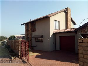 3 Bed House in Vosloorus