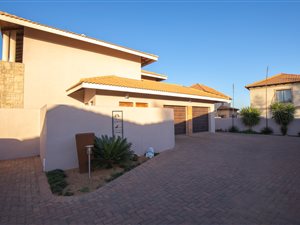 3 Bed Duplex in Six Fountains Estate