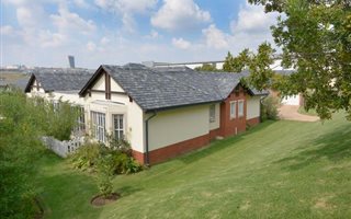 3 Bedroom House in Waterfall Estate