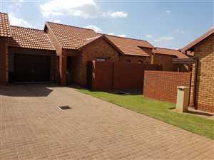 2 Bed Townhouse in Willow Park Manor