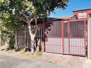 3 Bed Townhouse in Bonteheuwel