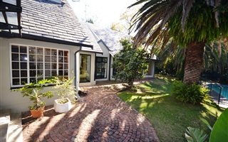 4 Bedroom House in Bryanston East
