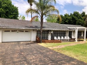 4 Bedroom House in Erasmia