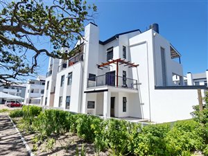 2 Bed Flat in Silver Oaks