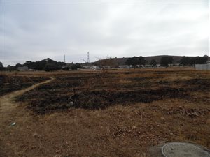 960 m² Land available in Amajuba Park