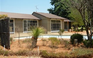 300 m² Commercial space in Rynfield