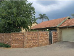 3 Bedroom Simplex in Die Wilgers
