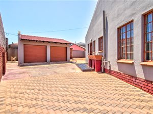2 Bedroom House in Tembisa