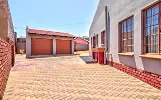 2 Bedroom House in Tembisa