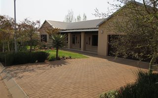 3 Bedroom House in The Meadows