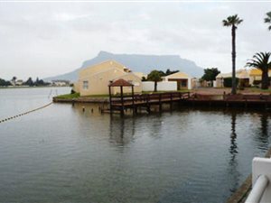2 Bed Townhouse in Woodbridge Island