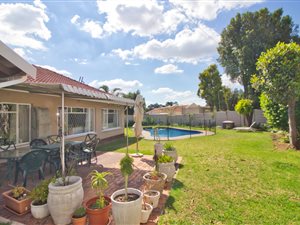 4 Bed House in Dowerglen