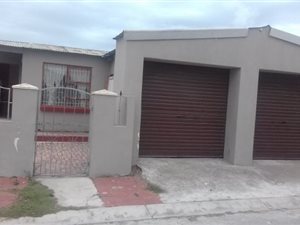 3 Bed House in Schoenmakerskop