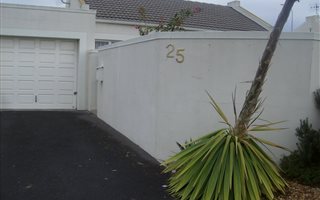 2 Bedroom House in Sunningdale