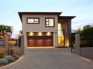 5 Bedroom House in Carlswald North Estate