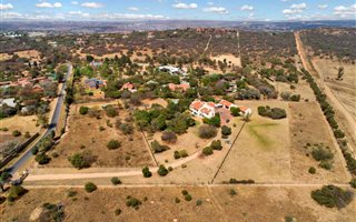 5 Bedroom House in Kyalami AH