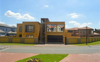 6 Bedroom House in Celtisdal