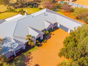 8565 m² Farm in Tierpoort