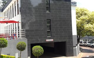 111 m² Commercial space in Hyde Park