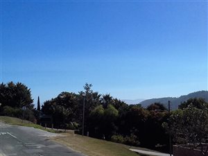 875 m² Land available in Meedingsride