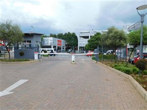 1207 m² Office Space in Ferndale