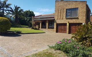 5 Bedroom House in Vredekloof
