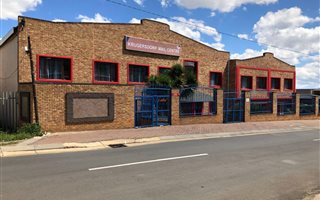 5000 m² Industrial space in Factoria