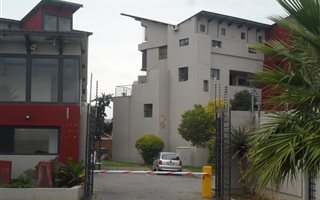 2 Bedroom Apartment in Rooihuiskraal