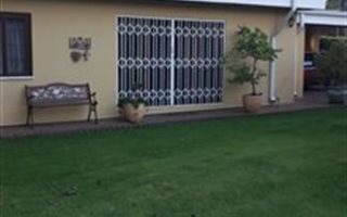 1 Bedroom Garden Cottage in Menlo Park