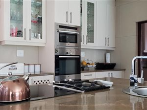 5 Bed House in Copperleaf
