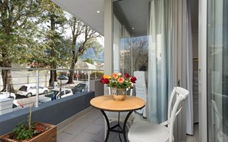 2 Bedroom Apartment in Claremont Upper