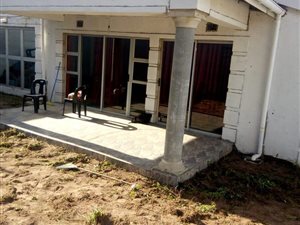 3 Bed House in Shallcross