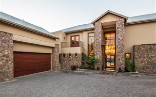 4 Bedroom House in Waterfall Country Estate