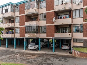 2 Bed Apartment in Bluff