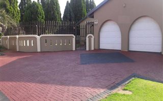 4 Bedroom House in Lenasia South