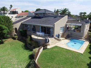 5 Bed House in Beacon Bay