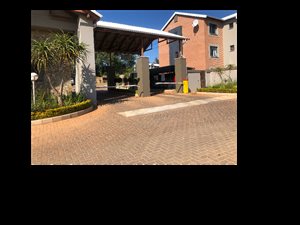 2 Bed Apartment in Kameeldrift East