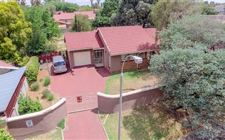 3 Bedroom House in Birchleigh North