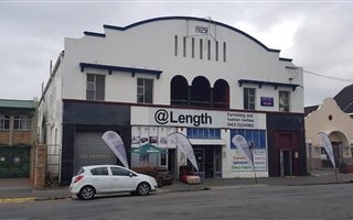 935 m² Commercial space in East London Central