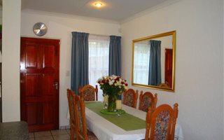 3 Bedroom Simplex in Buccleuch