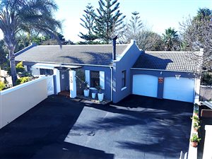 3 Bed House in Blommendal