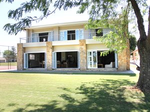 5 Bed House in Lochvaal